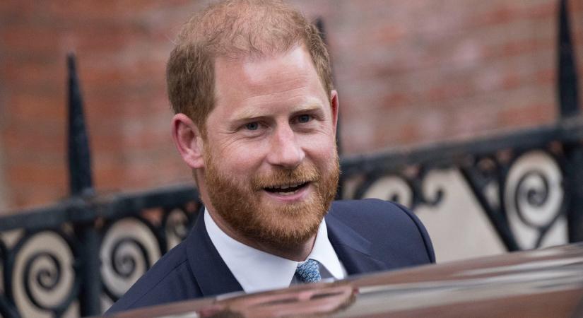 Szívszorító! Harry herceg a saját gyerekeivel próbál üzenni az apjának, hogy békülésre bírja - Marie Claire