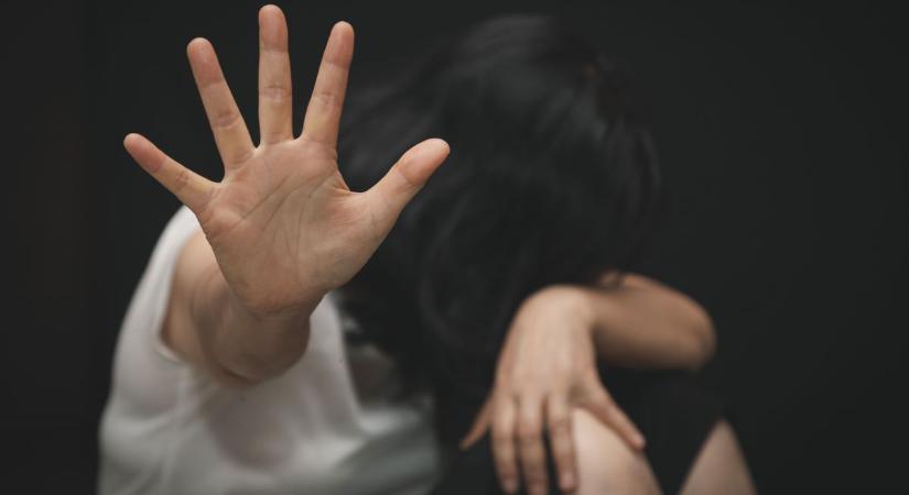 A pedofil bűnözők fokozatosan férkőznek az áldozatuk közelébe - Bama