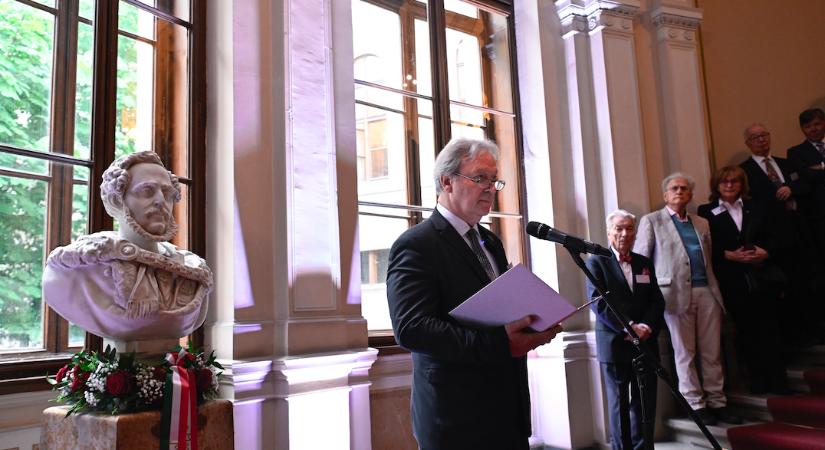Itt van az Akadémia feltétele – ezt üzenik Freund Tamásék a kormánynak - atv.hu