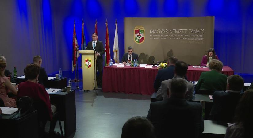 Oktatásról, pályázatokról döntenek az MNT pénteki ülésén - Külhoni Magyarok