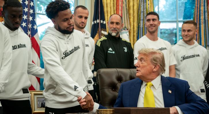 Donald Trump arra se méltatta a Juventus csapatát, hogy kikeljen a székéből - Index