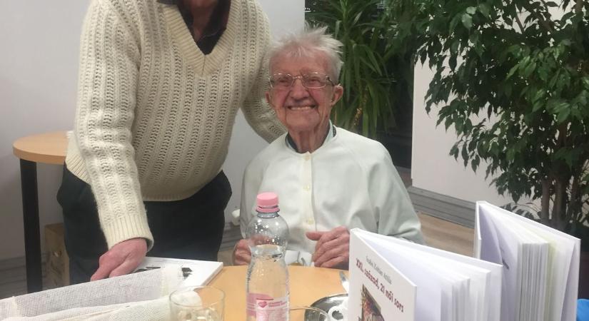 Az ország egyik legidősebb emberéről mesélnek érdekes részleteket a karcagi könyvtárban - Szoljon