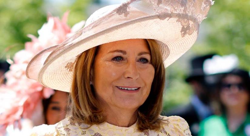 Katalin hercegné 70 éves anyja csipkés ruhájában álomszép volt: Károly királlyal fotózták le Carole-t - Femina