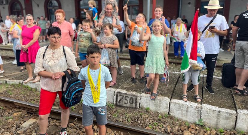 A szeretet nem ismer országhatárokat - Demokrata