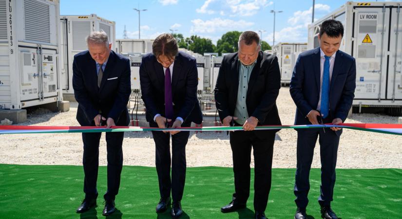 Átadátk Magyarország legnagyobb akkumulátoros energiatároló rendszerét - Portfolio
