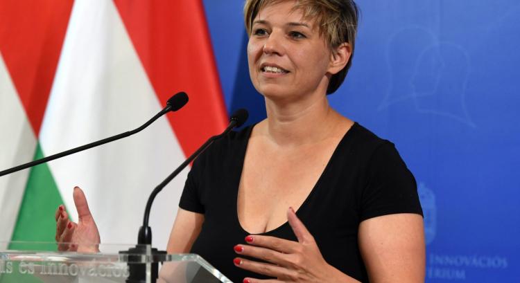 Varga-Bajusz Veronika: Balatonfüreden lesz az elektronikai ágazati tudásközpont - HírTV