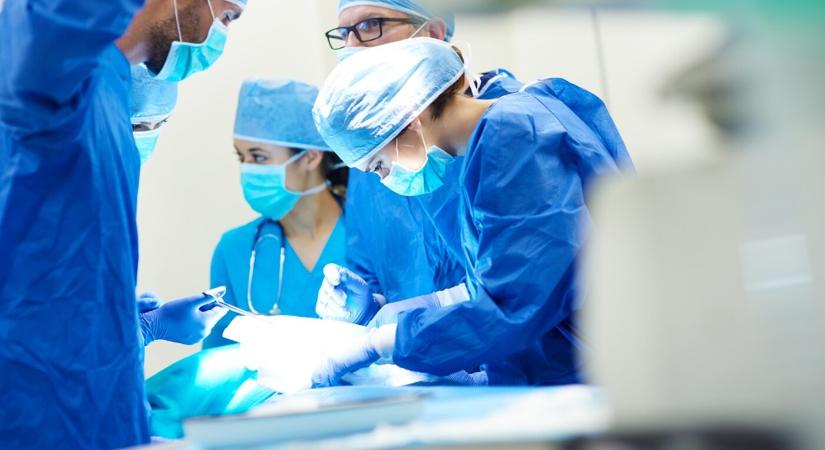Három év fogházbüntetésre ítélték a plasztikai álsebészt - Új Szó