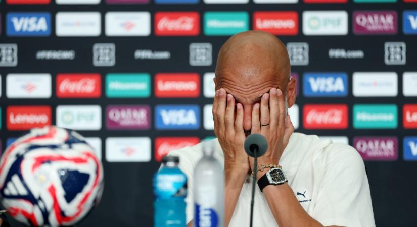 Guardiola véletlenül olyat mondott, hogy a kezébe temette az arcát a hiba után - Rangadó