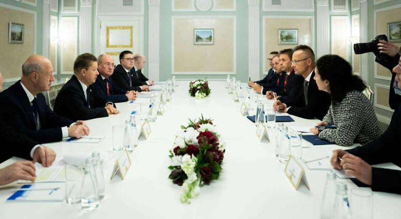 Szijjártó Péter szankciós listán lévő orosz üzletemberekkel is tárgyalt - Privátbankár