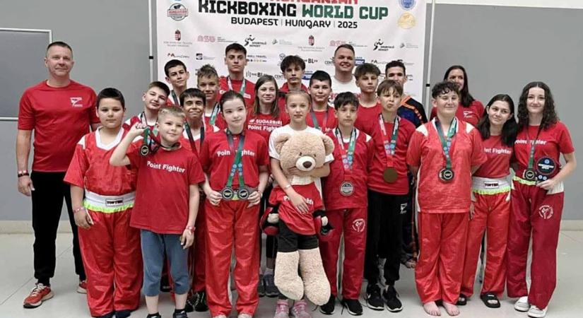 Békés vármegyei diadalmenet a kick-box világ elitjében - Körös Hírcentrum