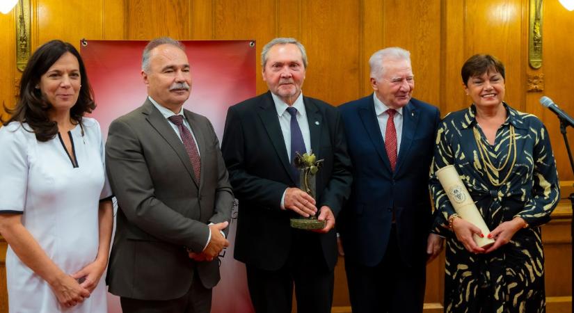 A kadarka megmentője – Életműdíj Vesztergombi Ferencnek - Agroinform