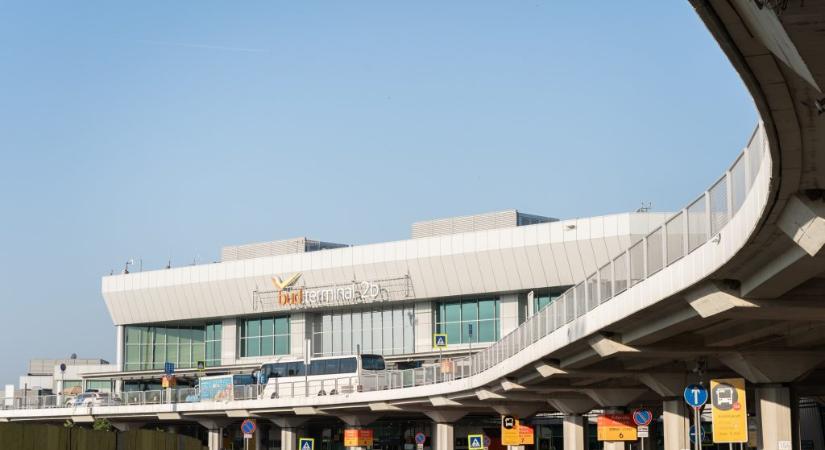 Vészhelyzet volt Ferihegyen, egy gép csak harmadszorra tudott leszállni - 24.hu