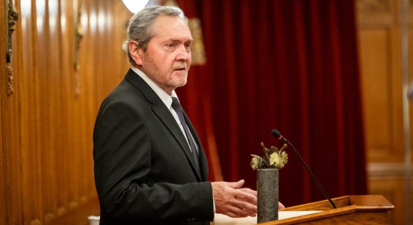 Szekszárdi borászlegendához került a Magyar Bor Akadémia Életmű Díja - Infostart