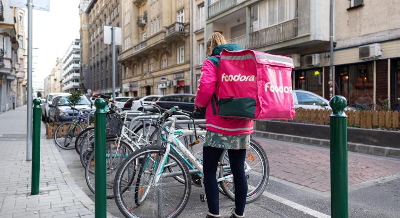 A magyarok adnak a leggyakrabban online borravalót az ételfutároknak - Trademagazin