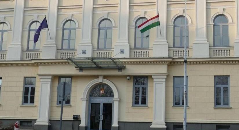Addig dolgoztatta az idős, beteg férfit, hogy az majdnem belehalt - Teol