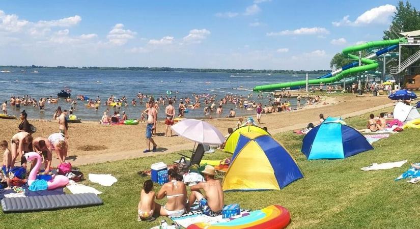 Borzalom a vízparton, az egri vízimentő előtt nyílt szét a kislány homloka - Heol