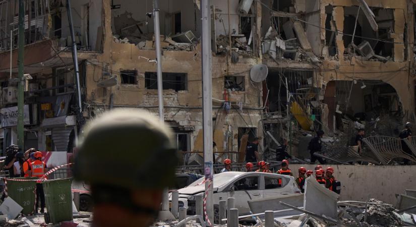 Durvul a közel-keleti válság, már az ajatollah is célpont. Előkerültek a kazettás bombák is - Körkép