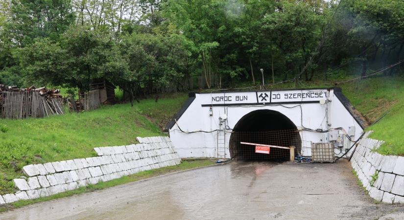 Újabb beszakadások voltak a parajdi sóbányánál, már a hódok is pusztulnak - Blikk