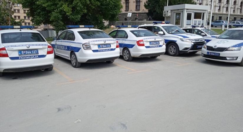 SRCE: Közpénzen, más városokból importálják a Ćacilendre vigyázó rendőröket - Szabad Magyar Szó