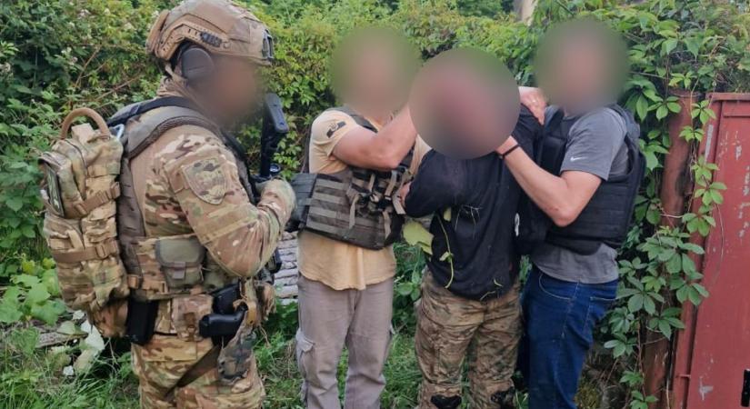 Késsel támadtak egy vállalkozóra Ungváron - Karpat.in.ua
