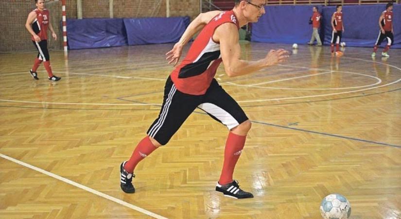 Rendesen csörög a kassza Szijjártó Péter futsalos haveri vállalkozójánál is - kontroll.hu