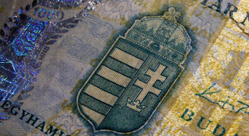 Mi történt? Erősödött a forint péntek reggelre - Pénzcentrum - Gazdaság