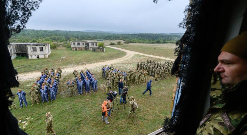 Megjelent a rendelet az újdörögdi gránátbaleset sérültjének „hősi juttatásairól” - HVG - Itthon