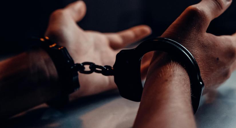 Egymilliárd forintot csaltak ki a külföldiektől a bűnbanda tagjai - Blikk