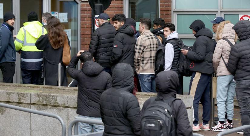 Írországban egyre nagyobb a feszültség a migráció miatt - Heol