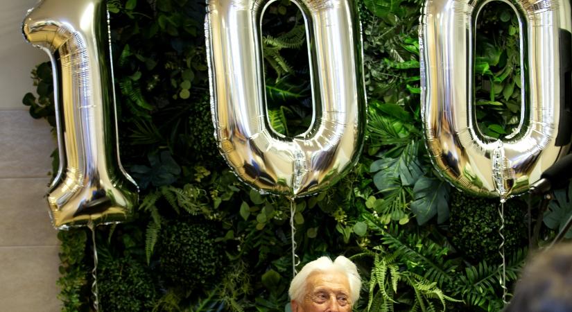 100. születésnapján köszöntötték a mohácsi kórház megújítóját - Medical Online