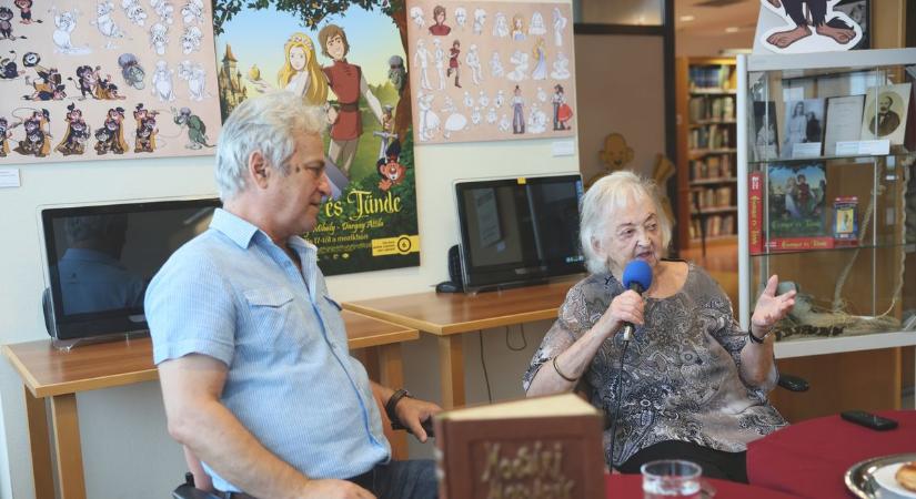 Megelevenedik a mese – varázslatos kiállítás nyílt a Móricz Zsigmond könyvtárban - Szon
