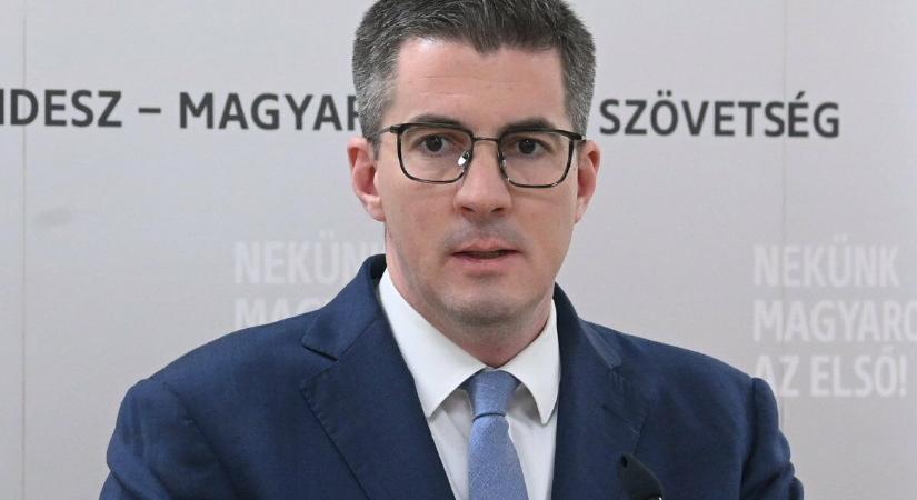 Kocsis Máté: egyesével utána fogunk menni minden kommentelőnek - röviden.hu