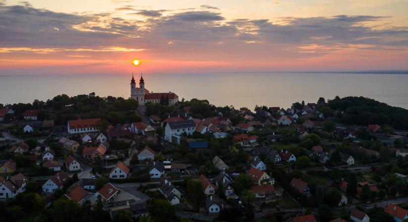 Ki akarja látni a legkorábbi napfelkeltét? - Infostart - Tudomány