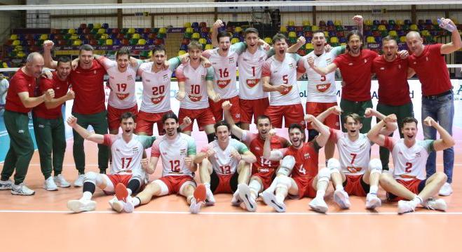 Az ezüst NL-döntő lebeg a röplabdások csékája előtt - MOLcsapat