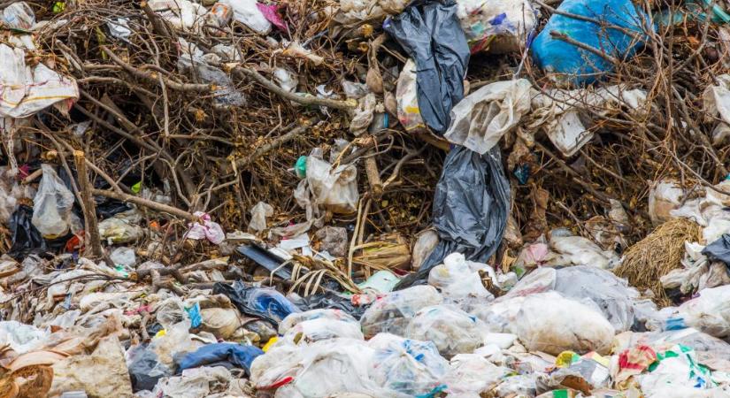 Több emelet magasan áll a szemét Kína barlangjaiban - 24.hu