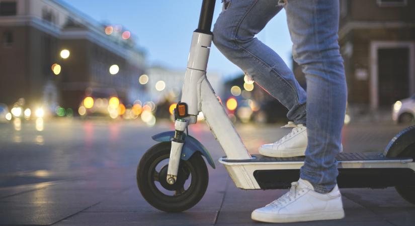Meredek ütemben nő a rolleres balesetek száma - Portfolio