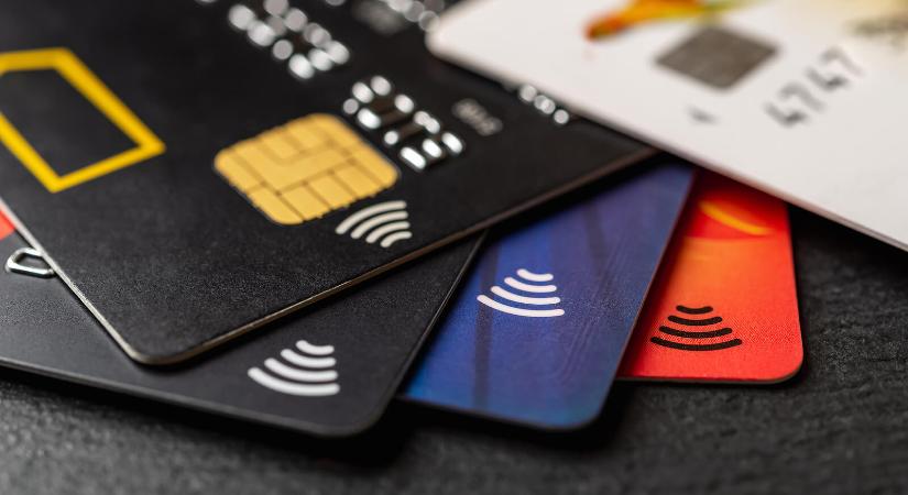 Pénzügyi buktatók, ha túl sok bankkártyád van – mit tegyél? - Banknavigator