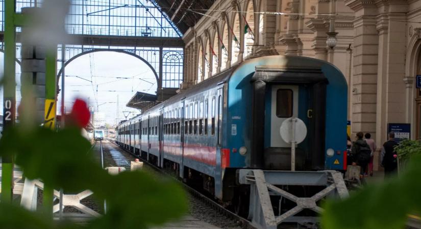 Őrület az északi vasútvonalakon, a Nyugati pályaudvar nem fogadja ezeket a vonatokat - 168.hu