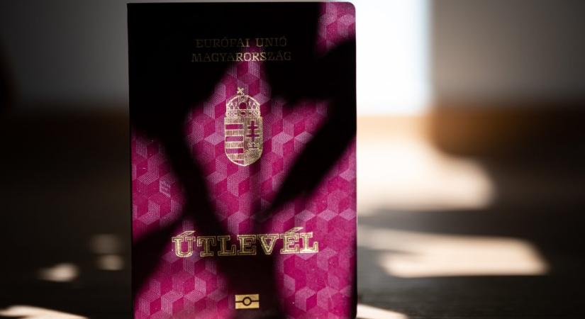 Szigorítás érkezik az útleveleknél, ez várható az okmányirodáknál - 24.hu