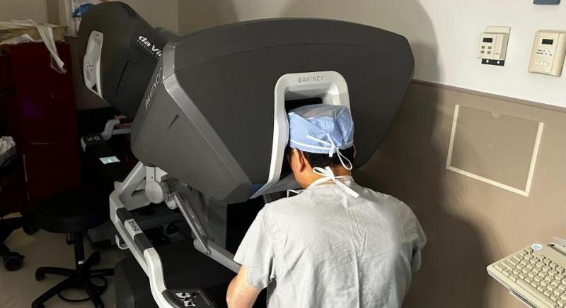 Teljes egészében sebészrobot végezte a szívátültetést, a mellkas felnyitása nélkül - Üzletem