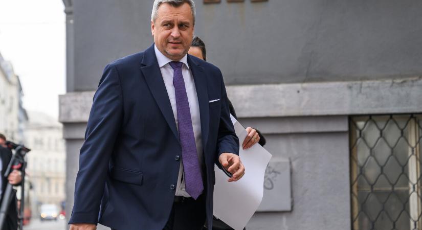 Sorkatonaságot és semlegességet emleget Danko, miközben Pellegrinit bírálja - Új Szó