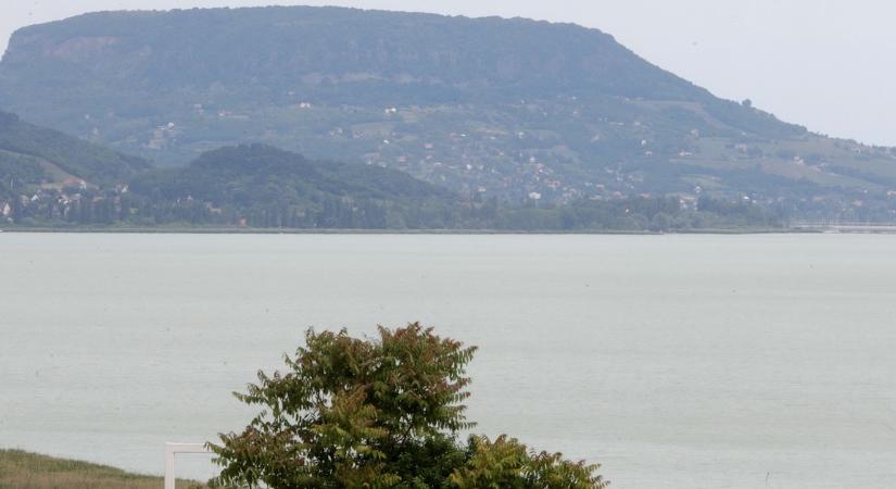 Bakteriális szennyezés miatt megtiltották a fürdést a Balaton egyik strandján - Blikk - Kvíz