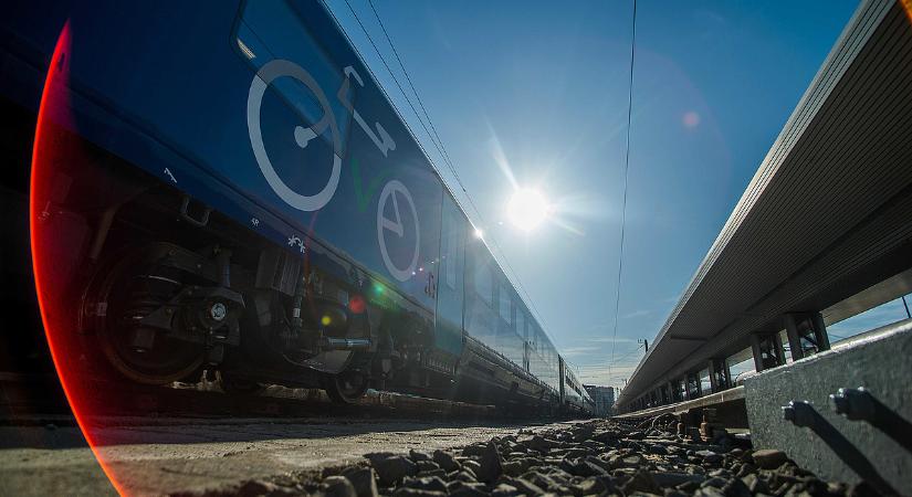 Sűrűbb indulást, több férőhelyet, jobb utazási komfortot ígér a MÁV - itt a főszezon - Napi.hu