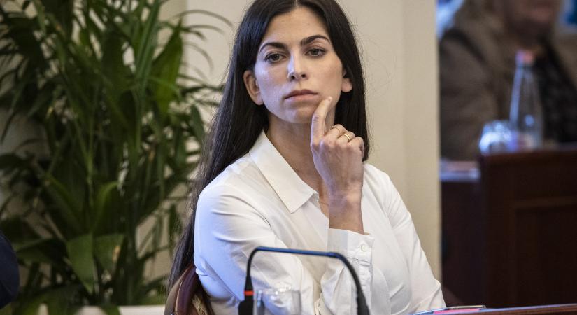 Szentkirályi Alexandra: A Főpridemester úr trükközik - 444.hu