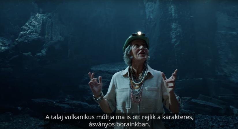 Ásványfixált Tuskó Lady a bányában: itt a mindent vivő új magyar bormarketingfilm külföldieknek - 444.hu