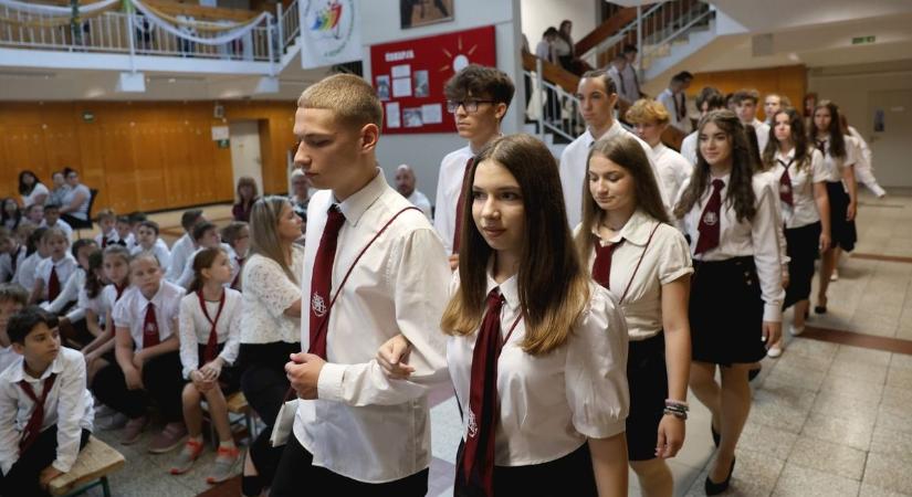 Bedurrant a ballagási hétvége Borsodban! Így búcsúznak a nyolcadikosok (fotókkal, videóval) - Boon