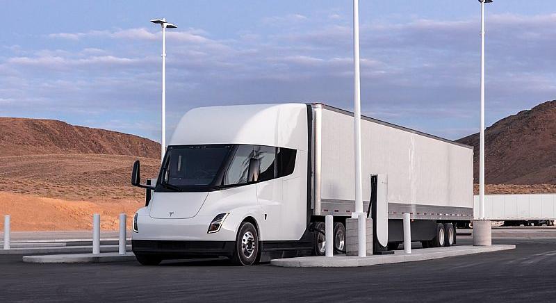 Tényleg Európába hozza teherautóját a Tesla - autopro
