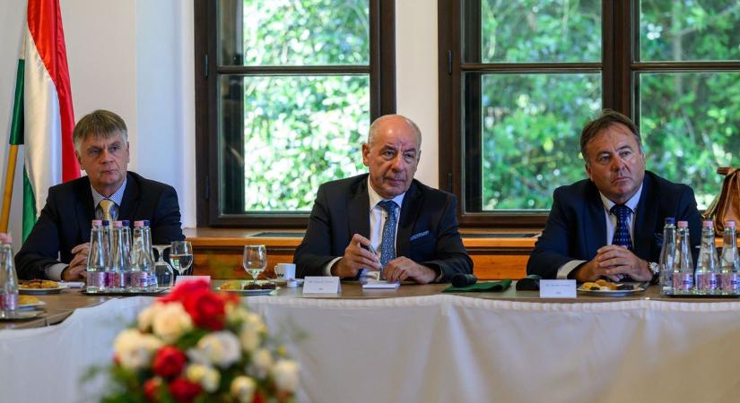 Köztársasági elnök a jogászság megerősítését célzó országos kezdeményezés élén - fotók - Kisalföld