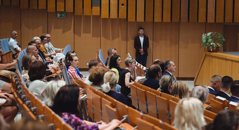 Kassán is bemutatta az iskolaügyet érintő jövőbeli változásokat Drucker - Új Szó