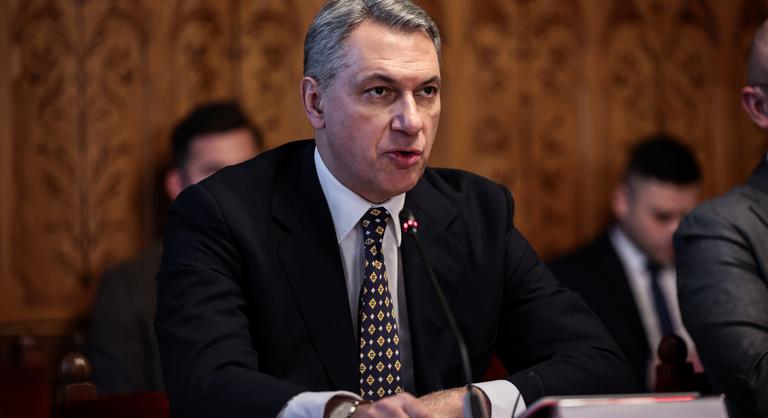 Lázár János olyan üzenetet visz Orbán Viktorhoz, aminek nem biztos, hogy örül a kormányfő - Index